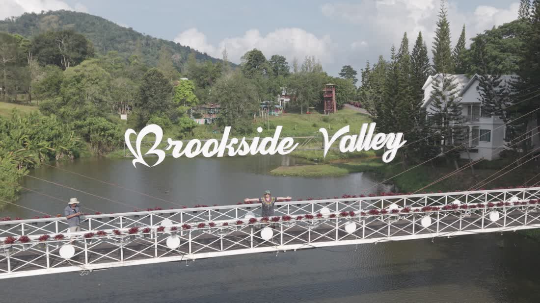 บรรยากาศหมู่บ้าน Brookside Valley