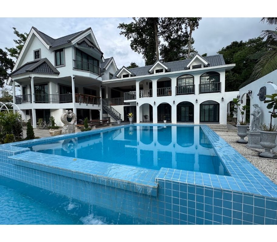 THE GRAND-HOUSE + POOL-VIEW- SUITE 1 + POOL-VIEW- SUITE 2